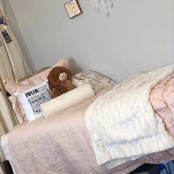 Lc Lauren Conrad Bedding Twin Xl Comforter Poshmark